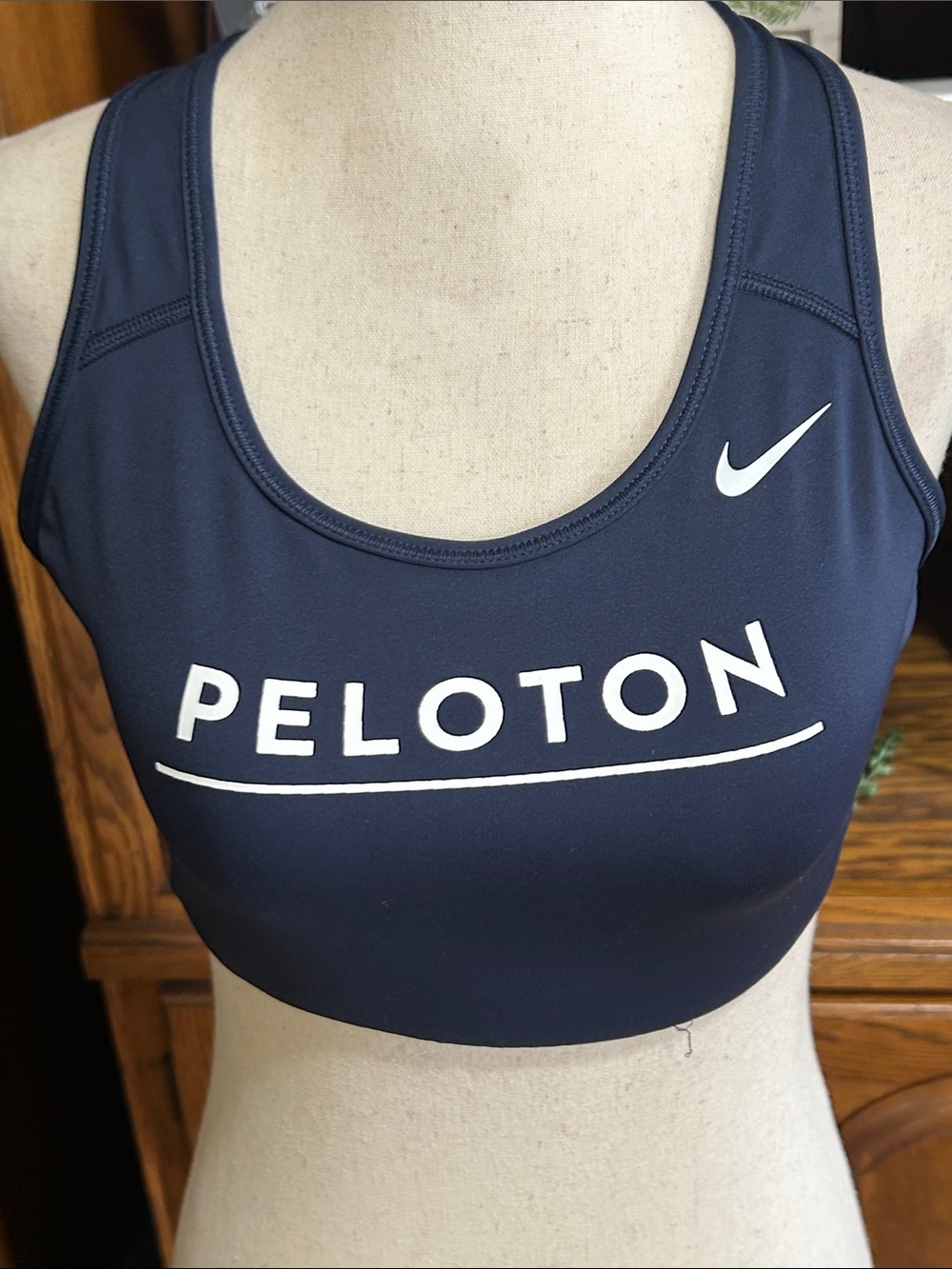 Women's Navy Nike Peloton Dri Fit  Performance Sports Bra Size Medium